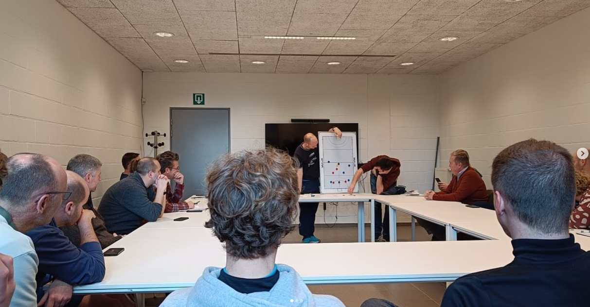 Trainers sessie 2 - D-mon Hockey Club