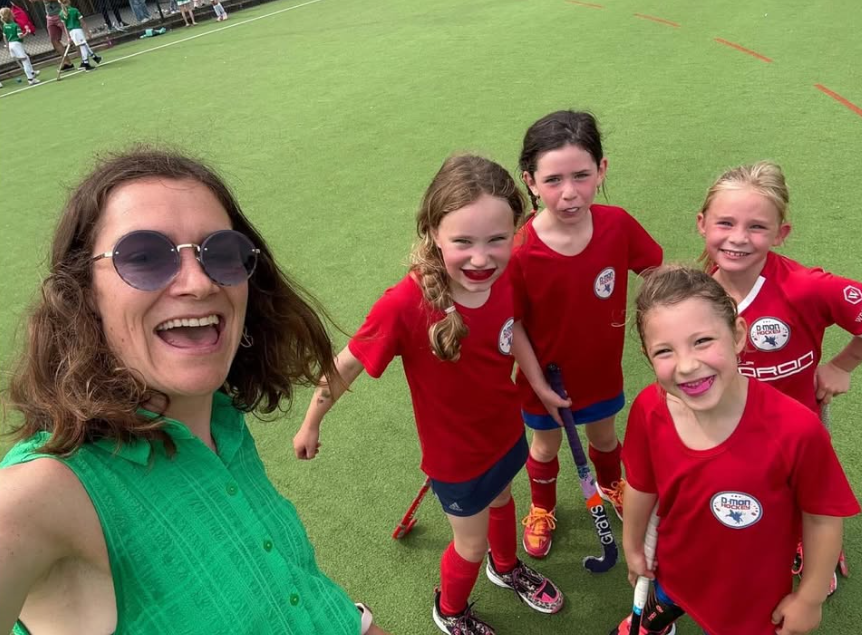 Meisjes selfie - D-mon Hockey Club