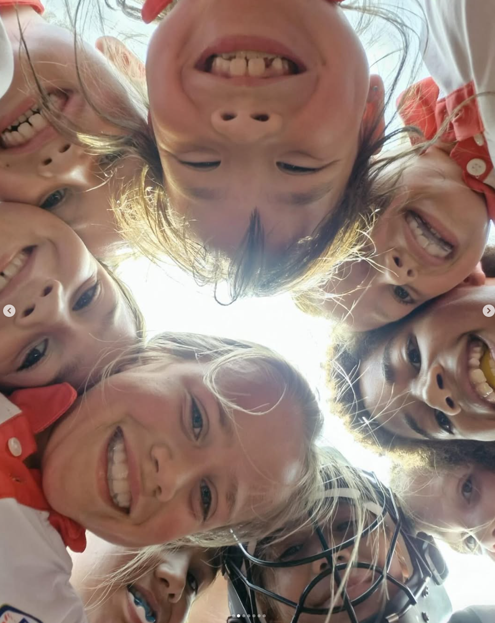 Kinderen in cirkel - D-mon Hockey Club